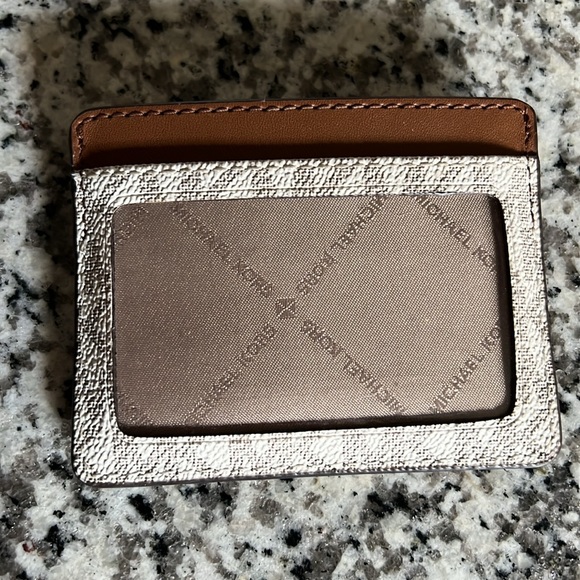 Michael Kors Card Wallet - Picture 2 of 3